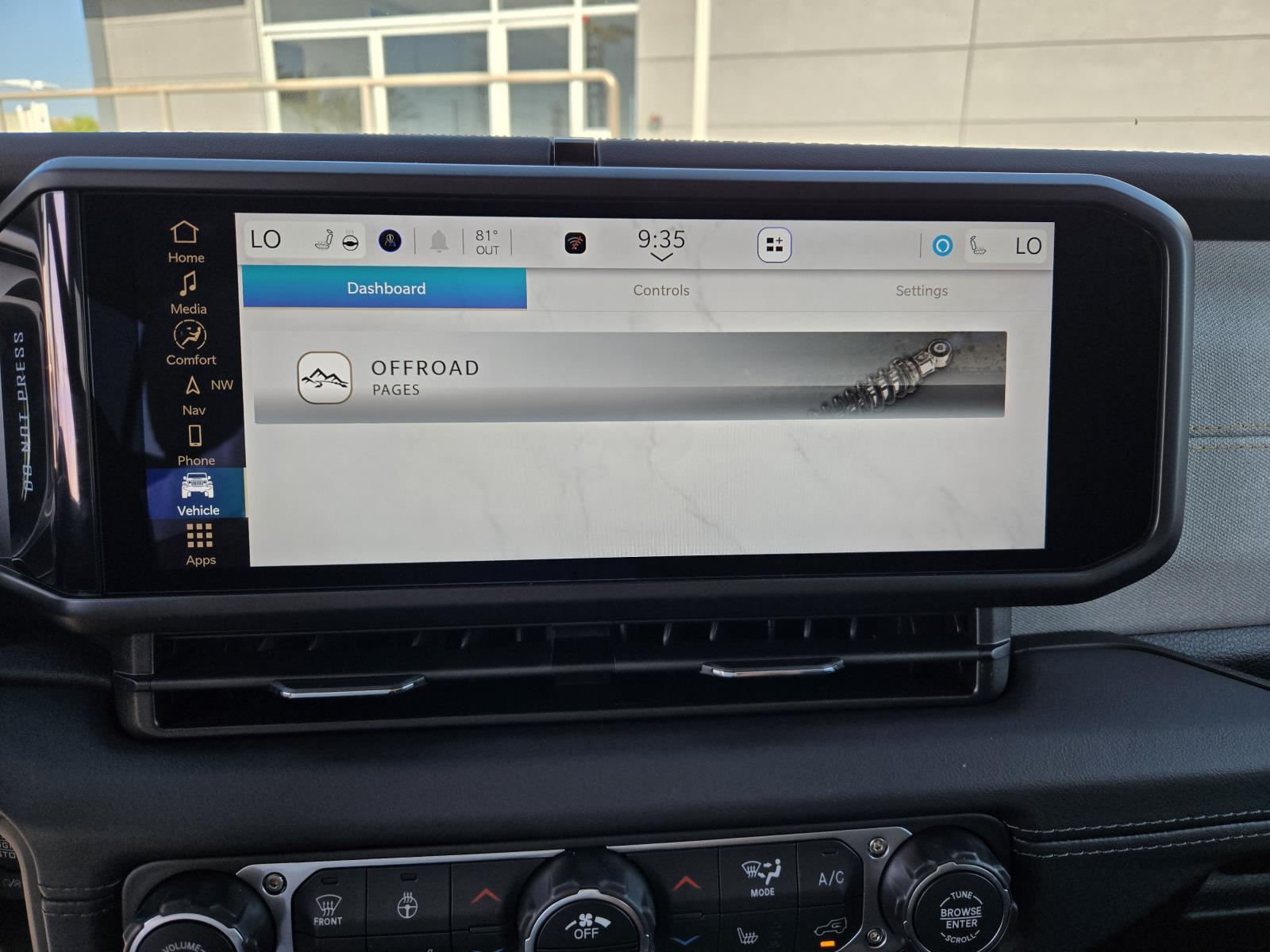 2025 Jeep Wrangler 4-Door Sahara - Photo 12