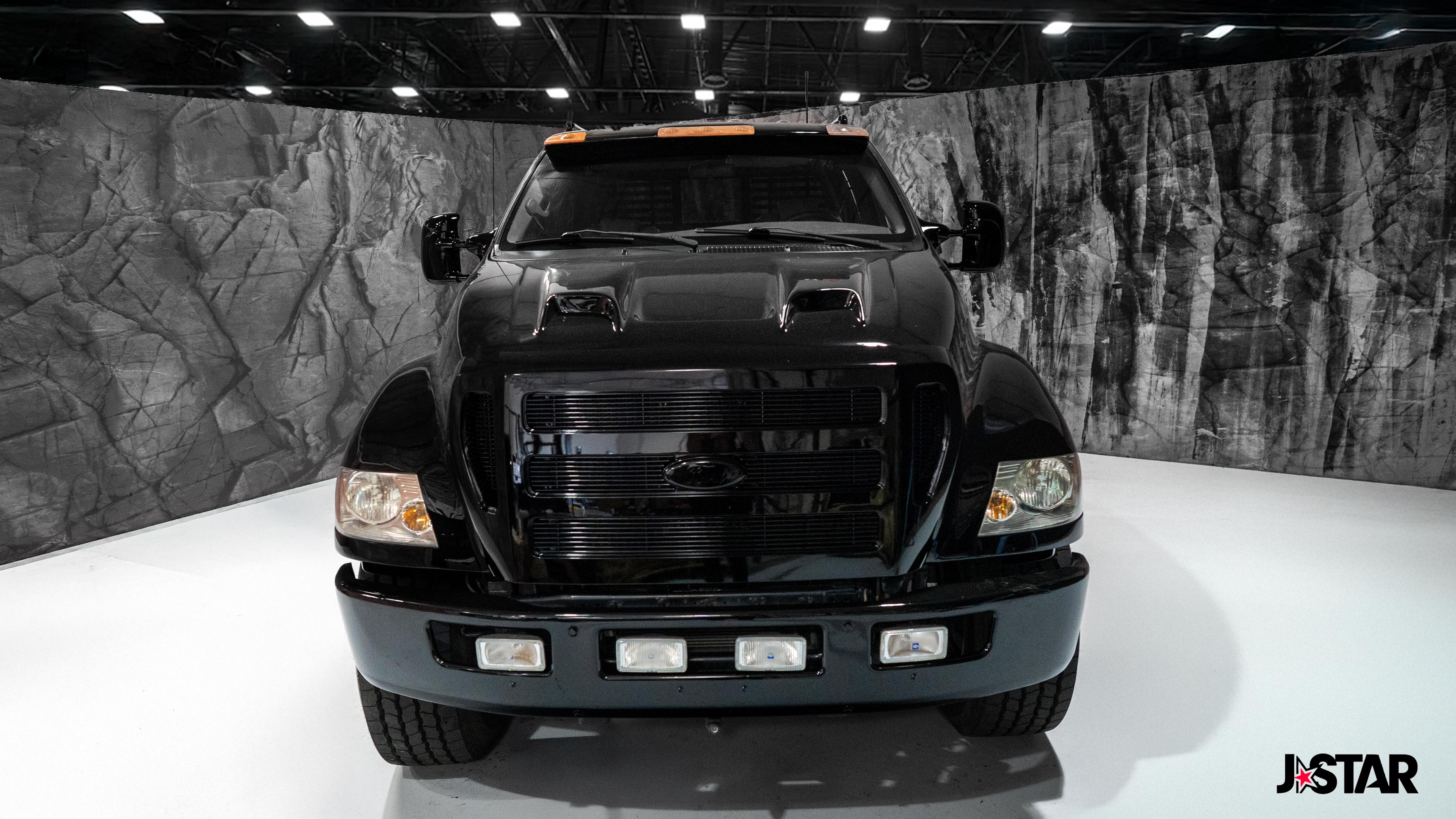 2008 Ford F-650 - Photo 16