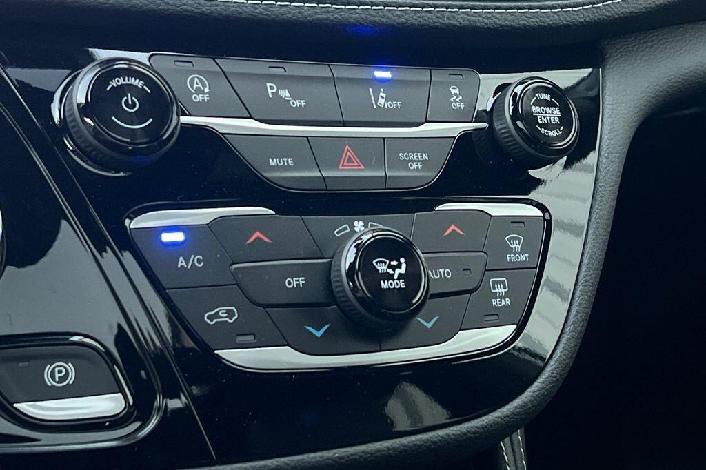 2026 Chrysler Pacifica Limited - Photo 23