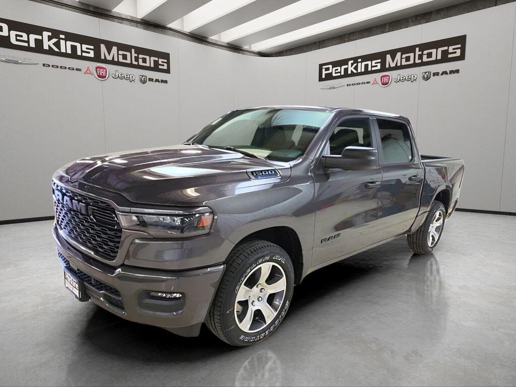 2026 RAM 1500 1500 Express Crew Cab 4x4 5'7' Box