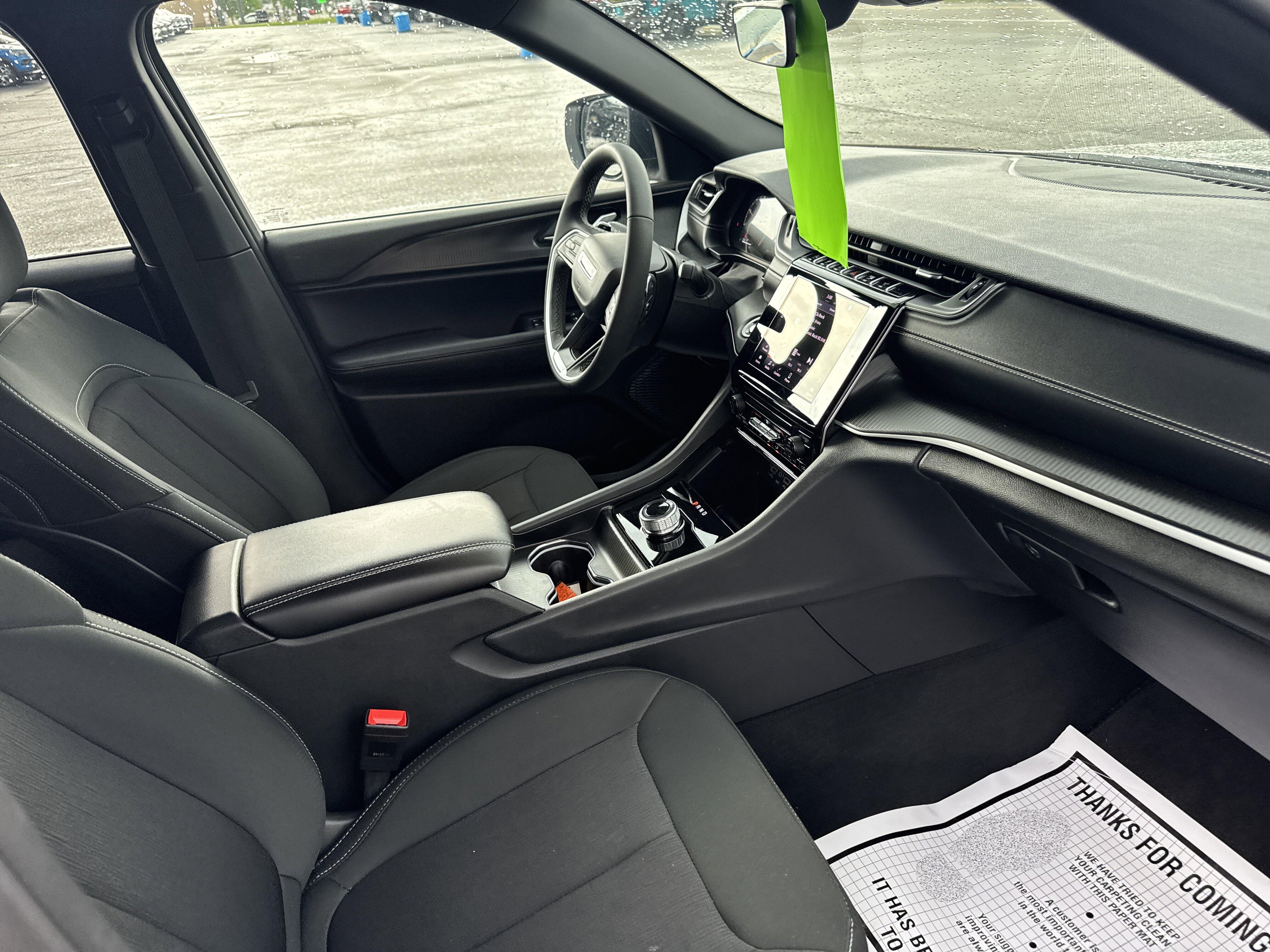 2025 Jeep Grand Cherokee Laredo - Photo 19