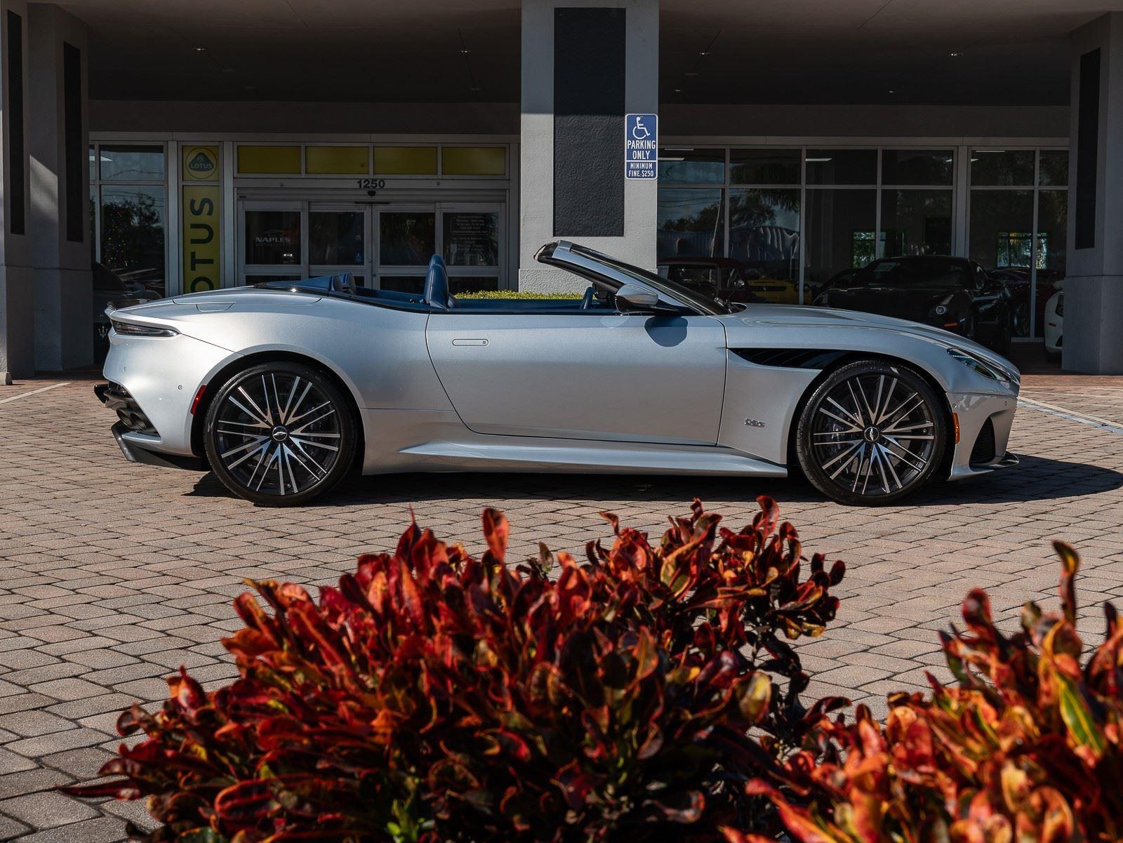 2020 Aston Martin DBS Superleggera Base - Photo 7