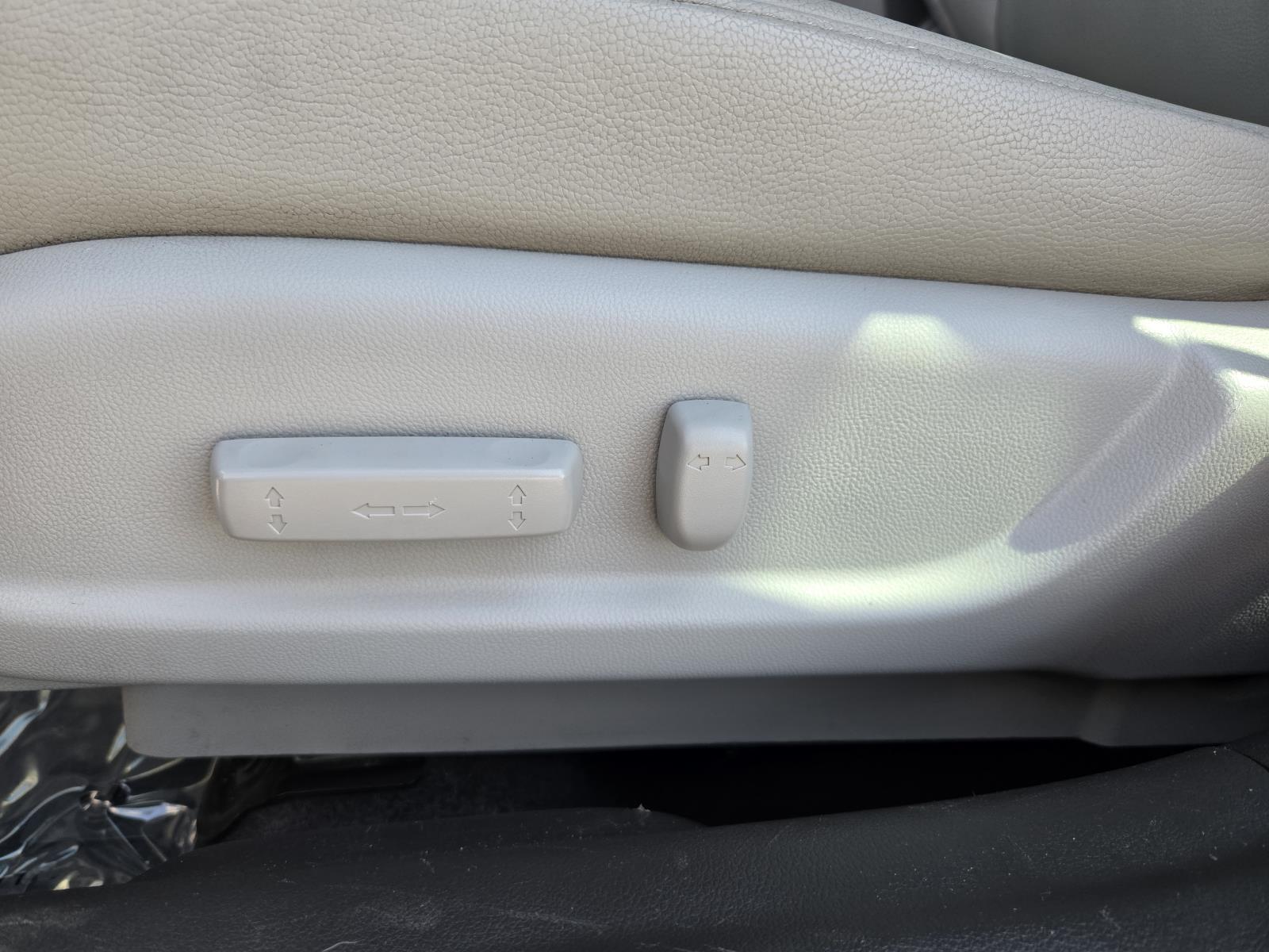 2017 Acura ILX Base - Photo 20