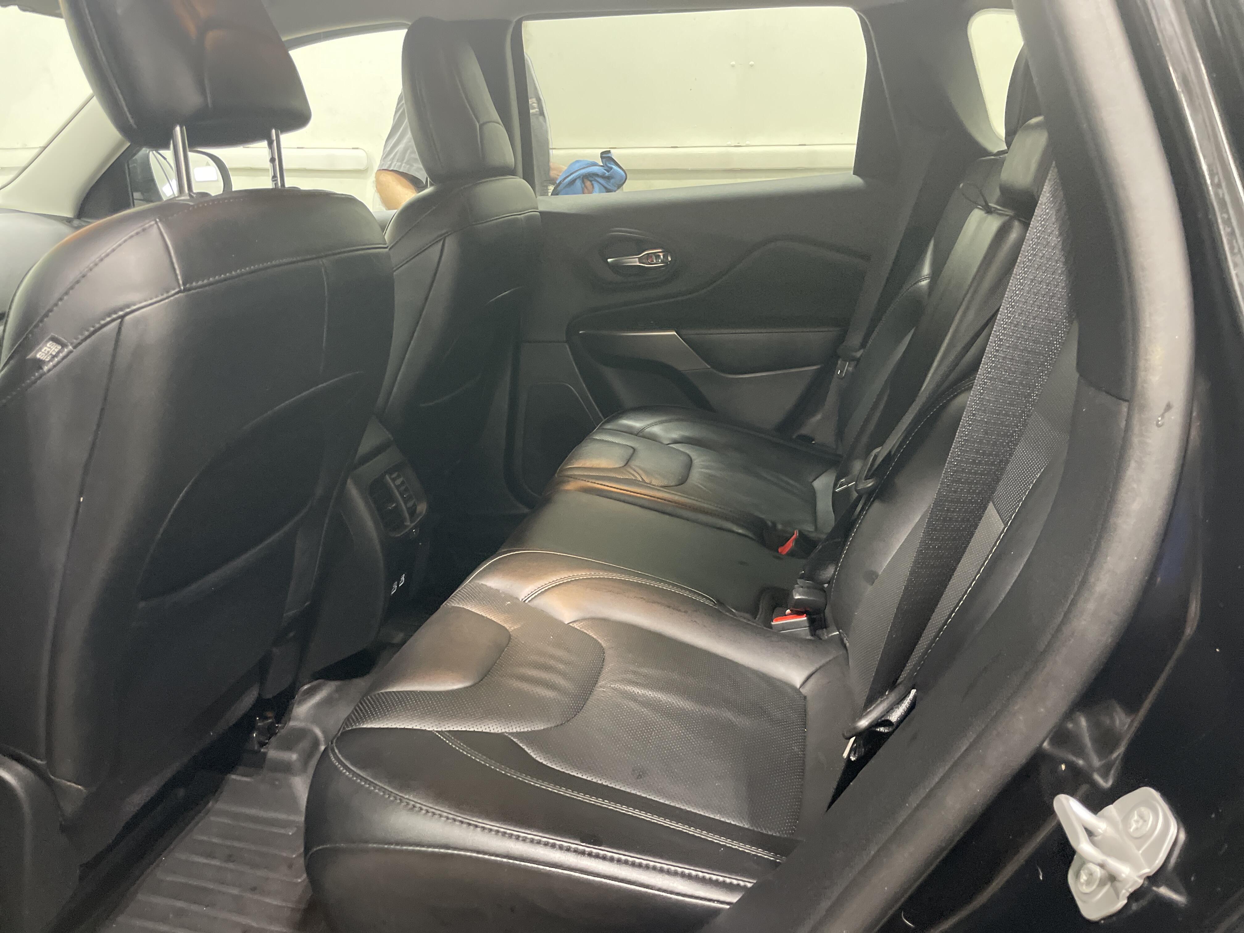 2021 Jeep Cherokee Latitude Lux - Photo 10