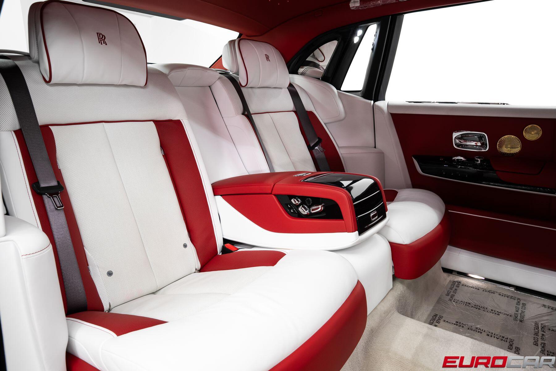 2023 Rolls-Royce Phantom EWB *CASCADE GOLD PASSENGER FASCIA*Image 39