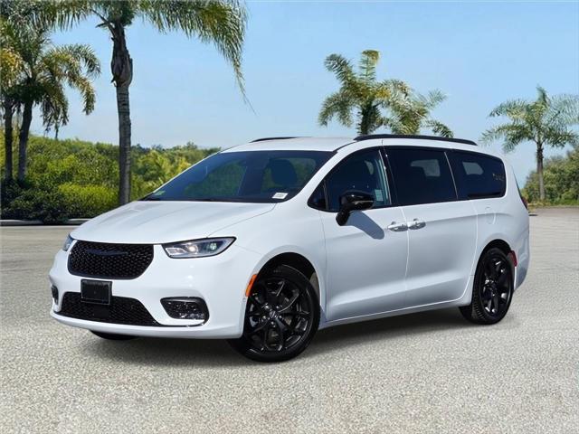 2026 Chrysler Pacifica New   Pacifica Select