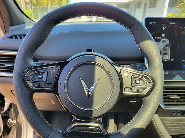 2025 VinFast VF 8 Plus - Photo 10