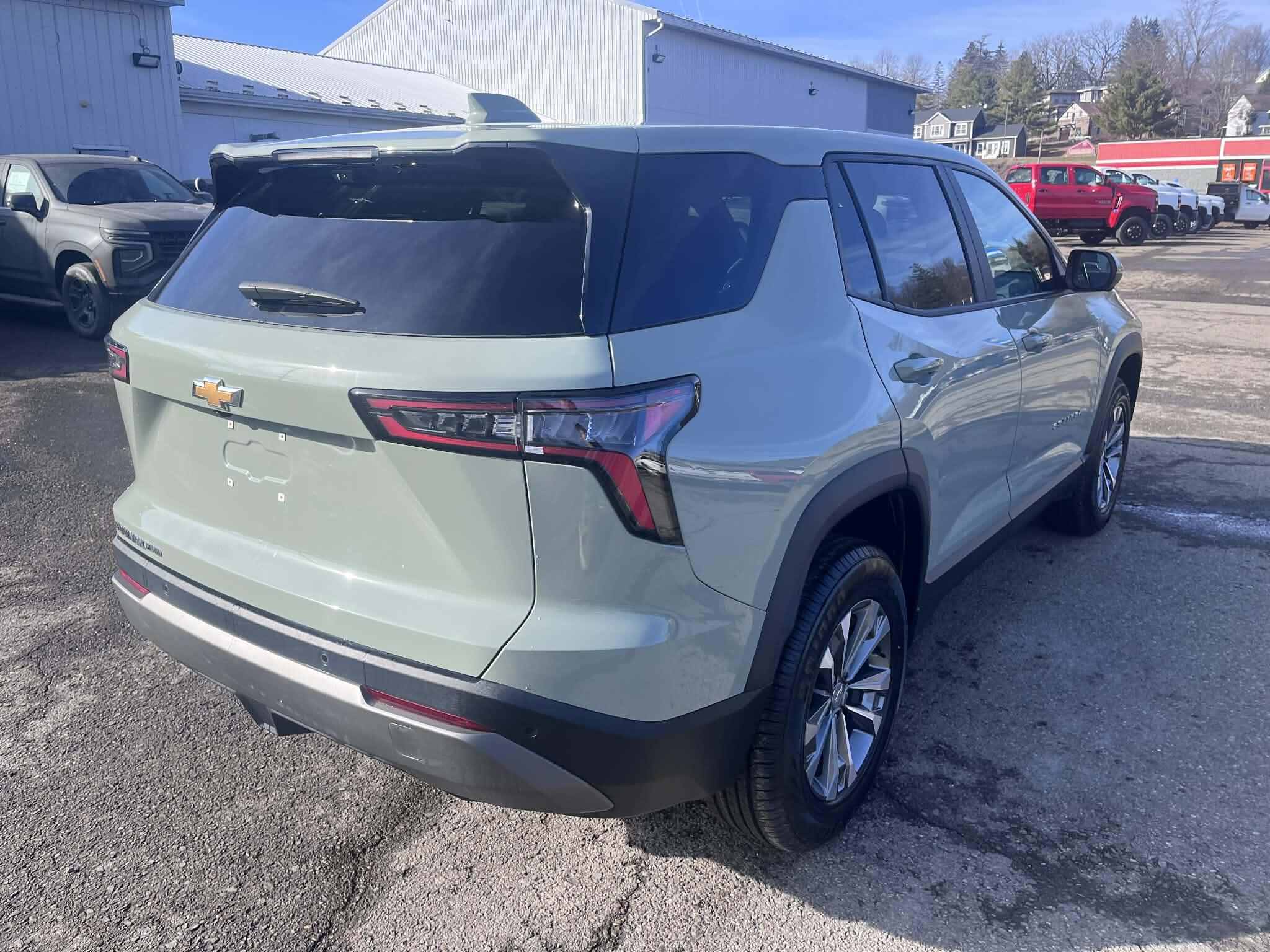 2025 Chevrolet Equinox LT - Photo 8