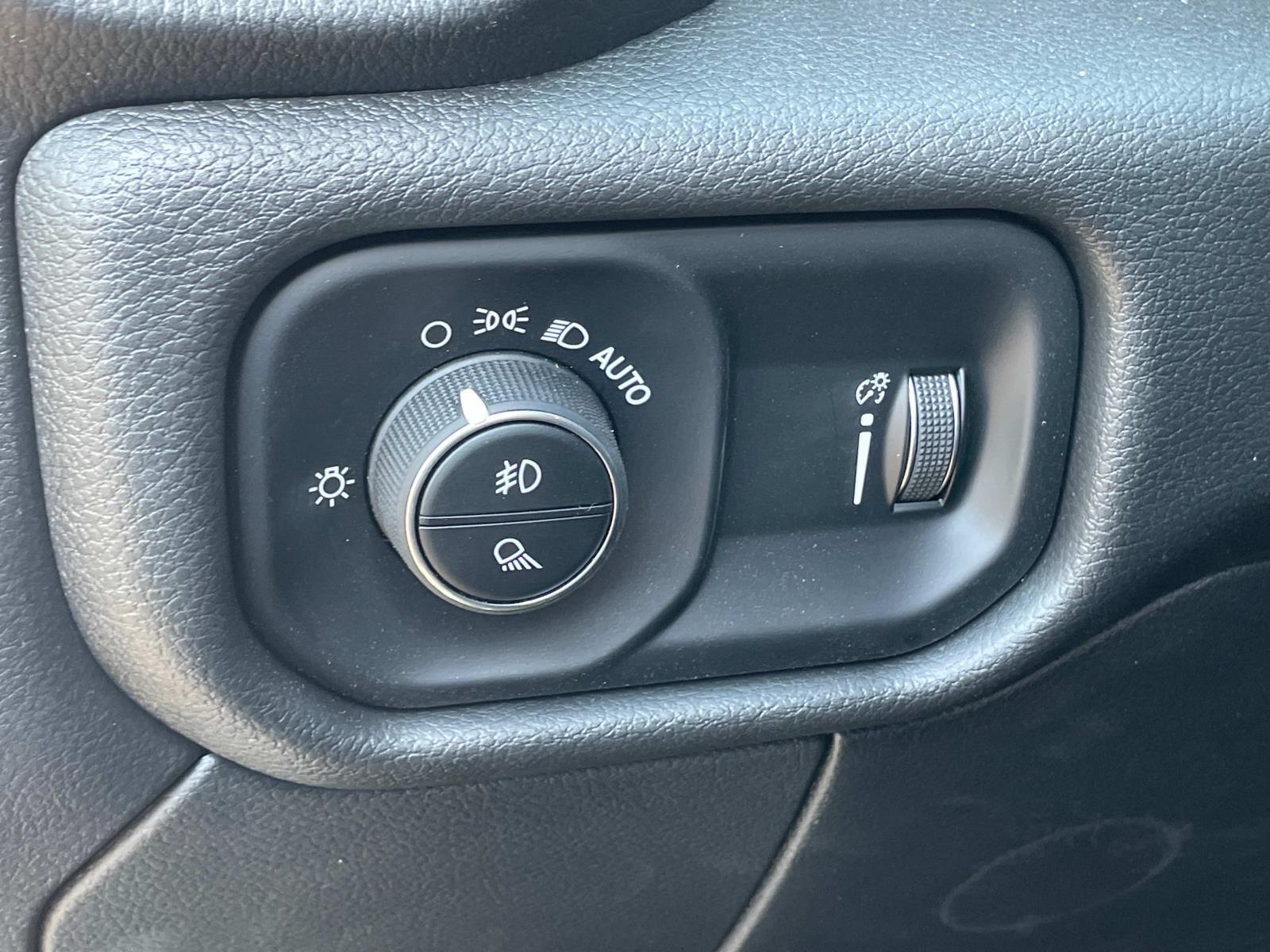 2025 RAM 2500 Tradesman - Photo 17