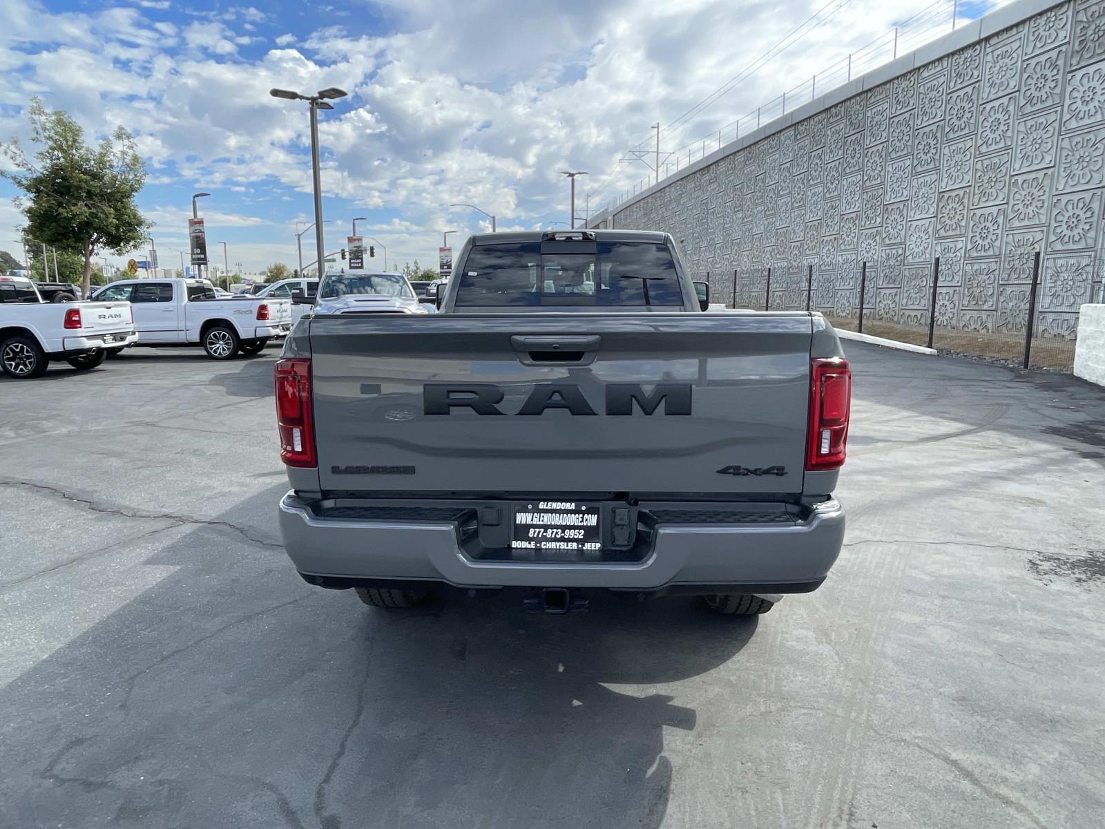 2026 RAM 3500 Laramie - Photo 6