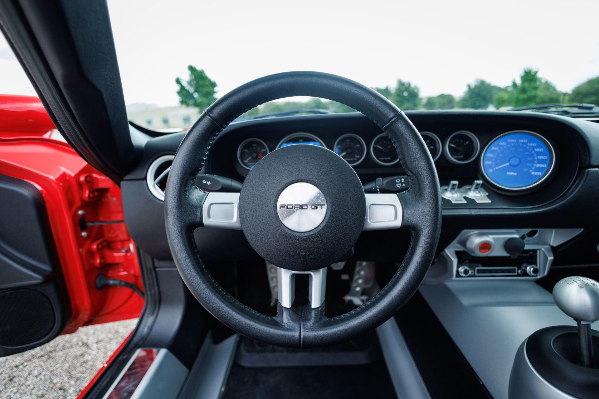 2005 Ford GT Base - Photo 36