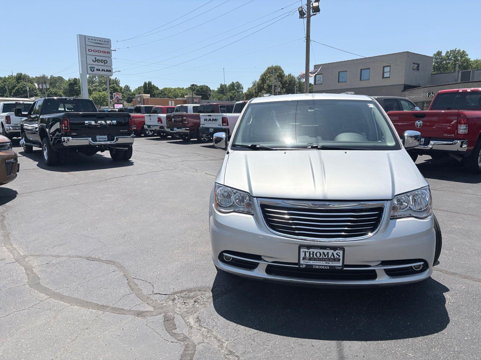 Used 2012 Chrysler Town & Country Touring-L with VIN 2C4RC1CG8CR269550 for sale in Petersburg, IL