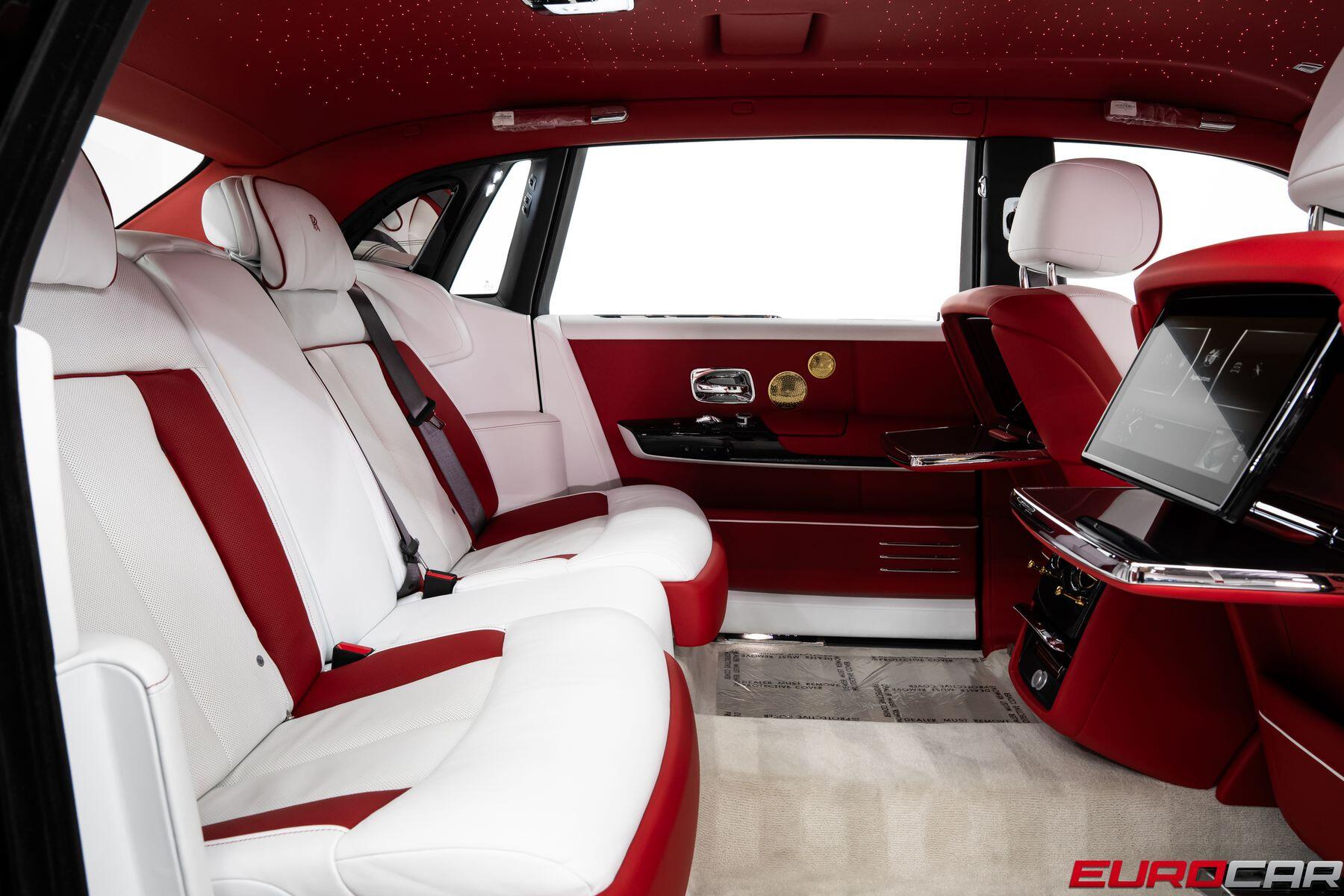 2023 Rolls-Royce Phantom EWB *CASCADE GOLD PASSENGER FASCIA*Image 38