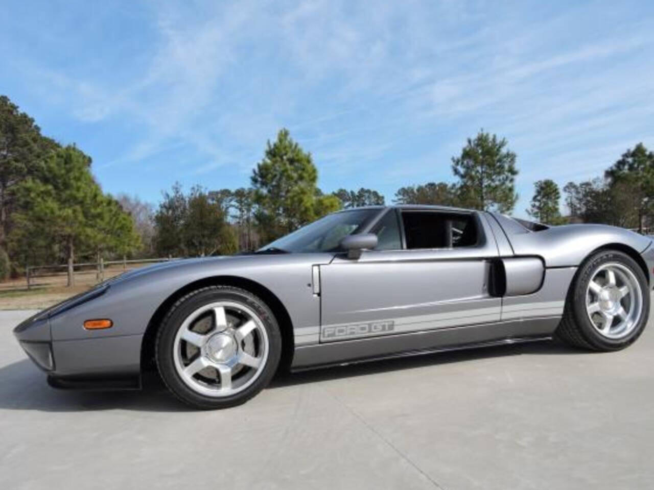 Used 2006 Ford GT Base with VIN 1FAFP90S66Y869147 for sale in Fairmont, Minnesota