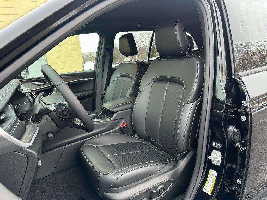 2025 Jeep Grand Cherokee Limited - Photo 14