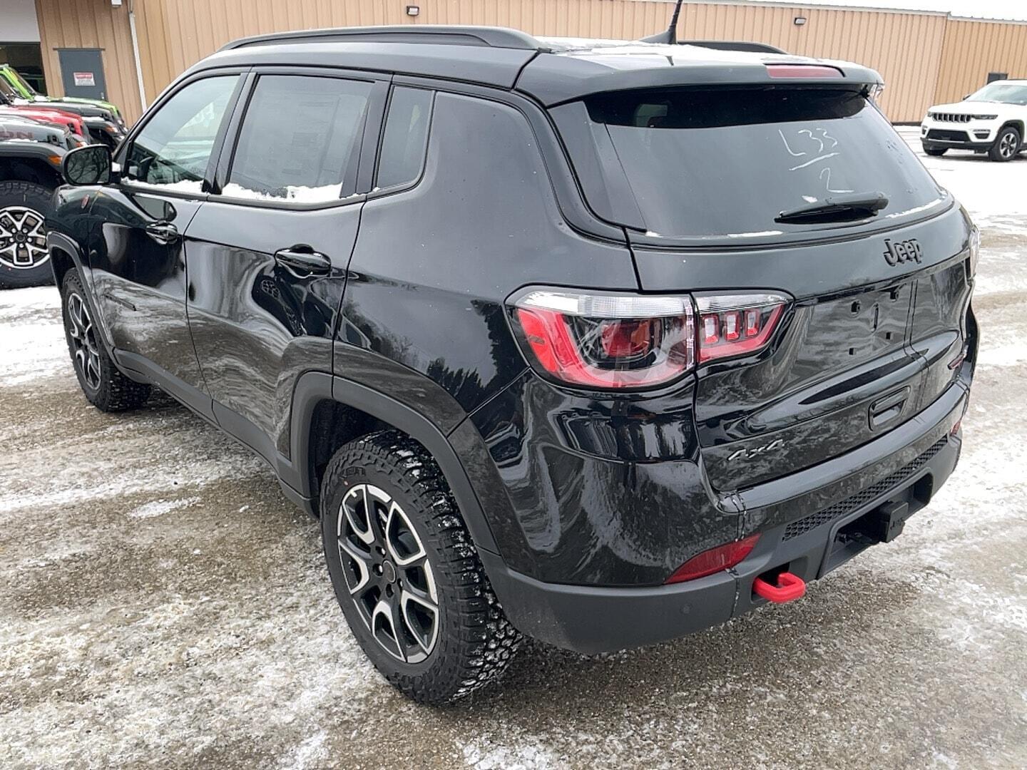 View vehicle photo 7