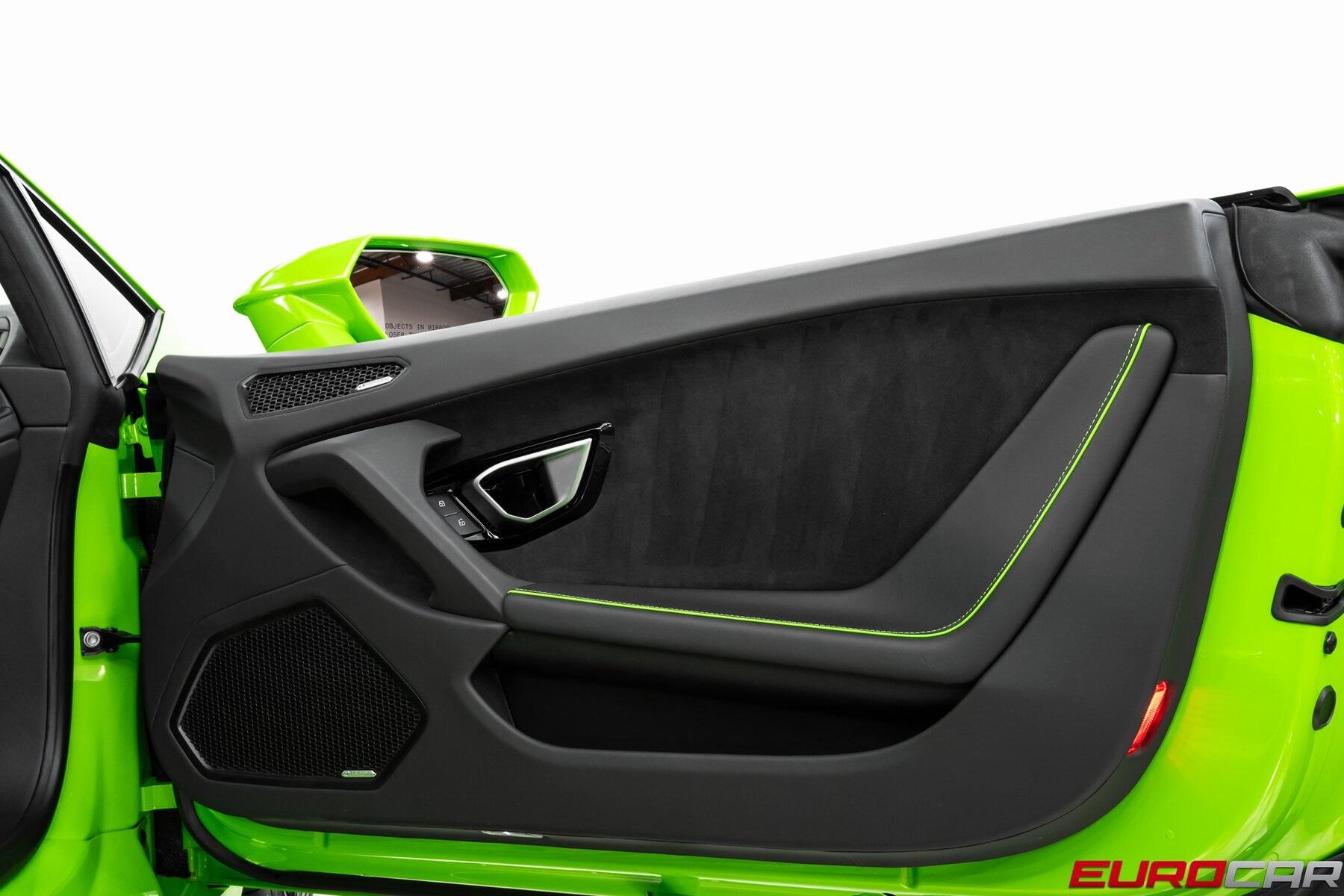 2023 Lamborghini Huracan EVO RWD *HIGH GLOSS BLACK STYLE PACKAGE* Image 23