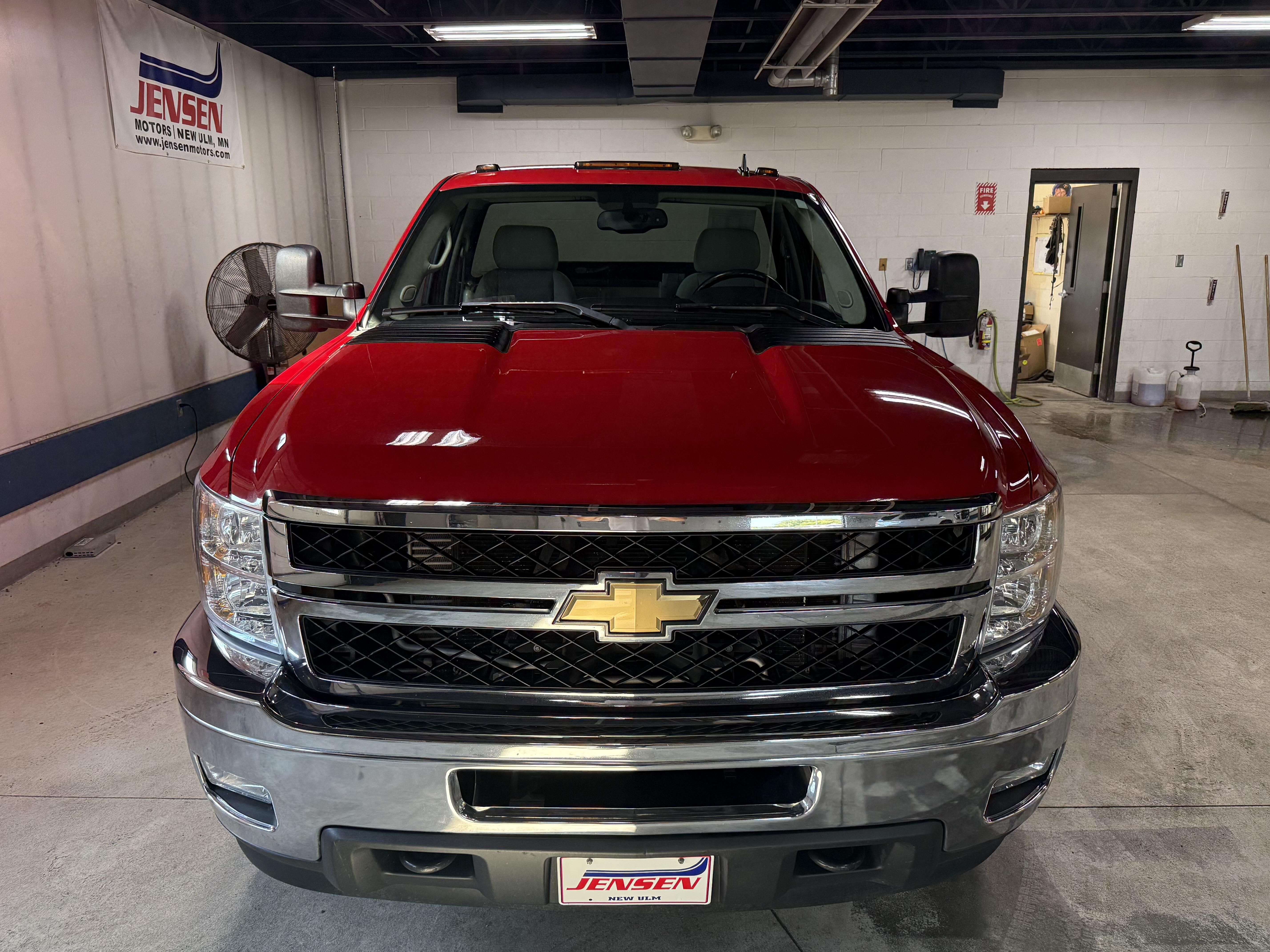 Used 2011 Chevrolet Silverado 3500HD LT with VIN 1GC3K0C86BF155144 for sale in New Ulm, Minnesota