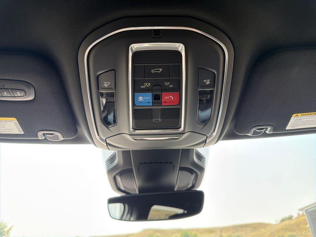 2026 Jeep Cherokee Limited - Photo 17