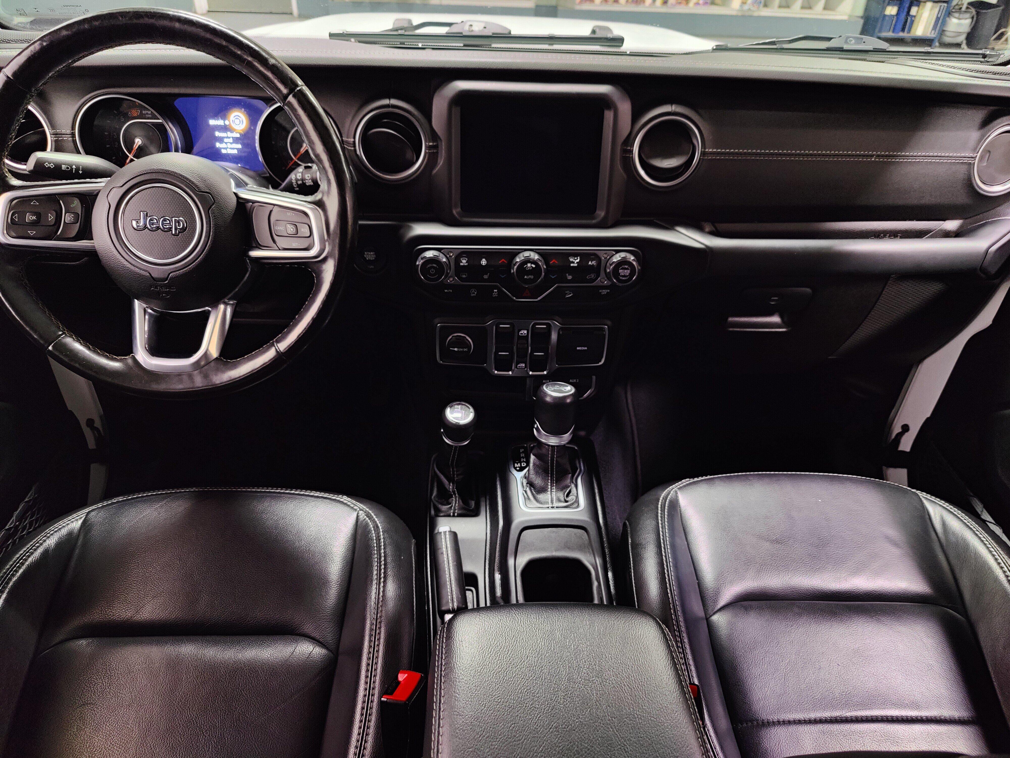 2020 Jeep Wrangler Unlimited Sahara - Photo 17
