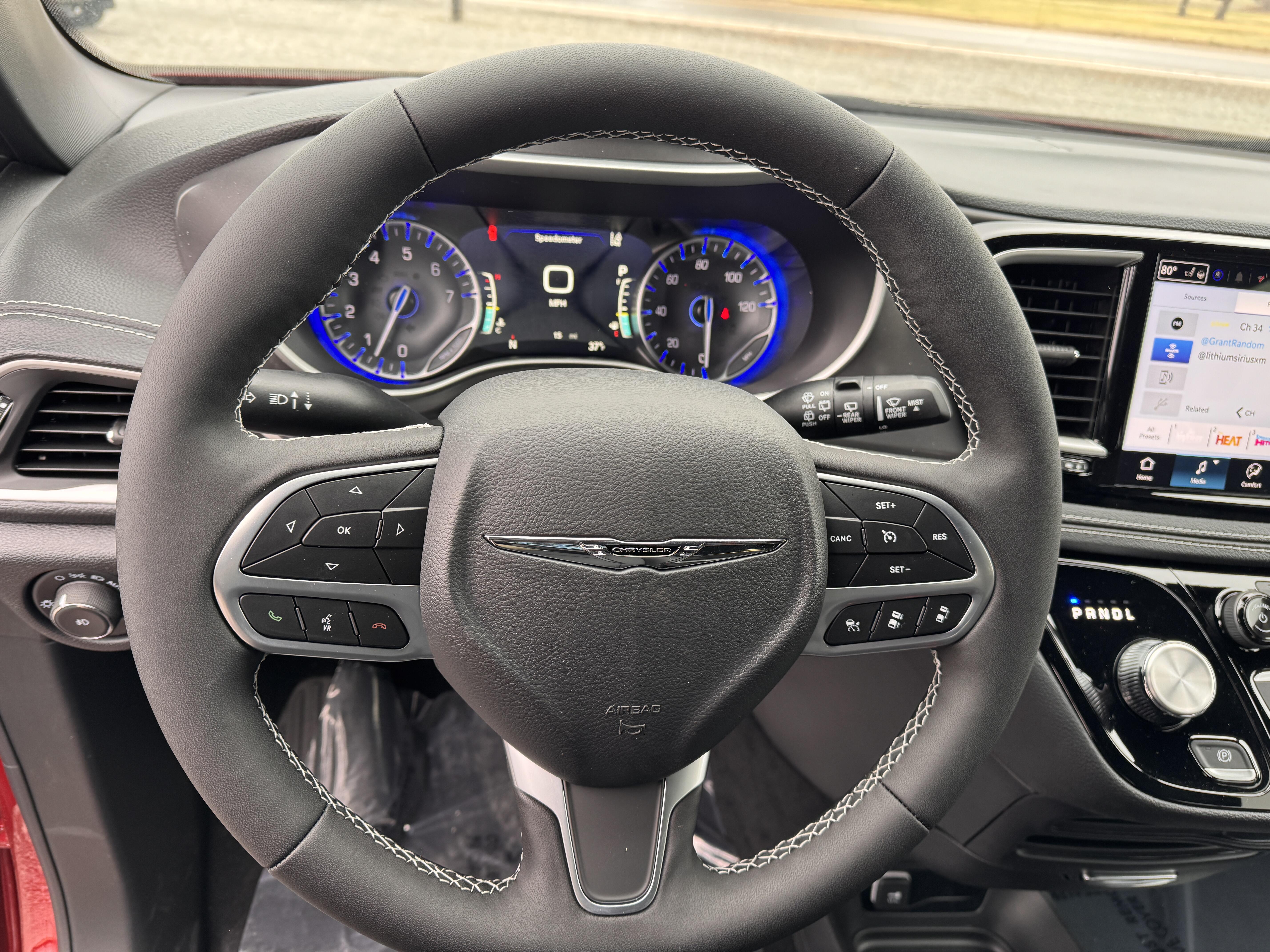 2026 Chrysler Pacifica Select - Photo 15