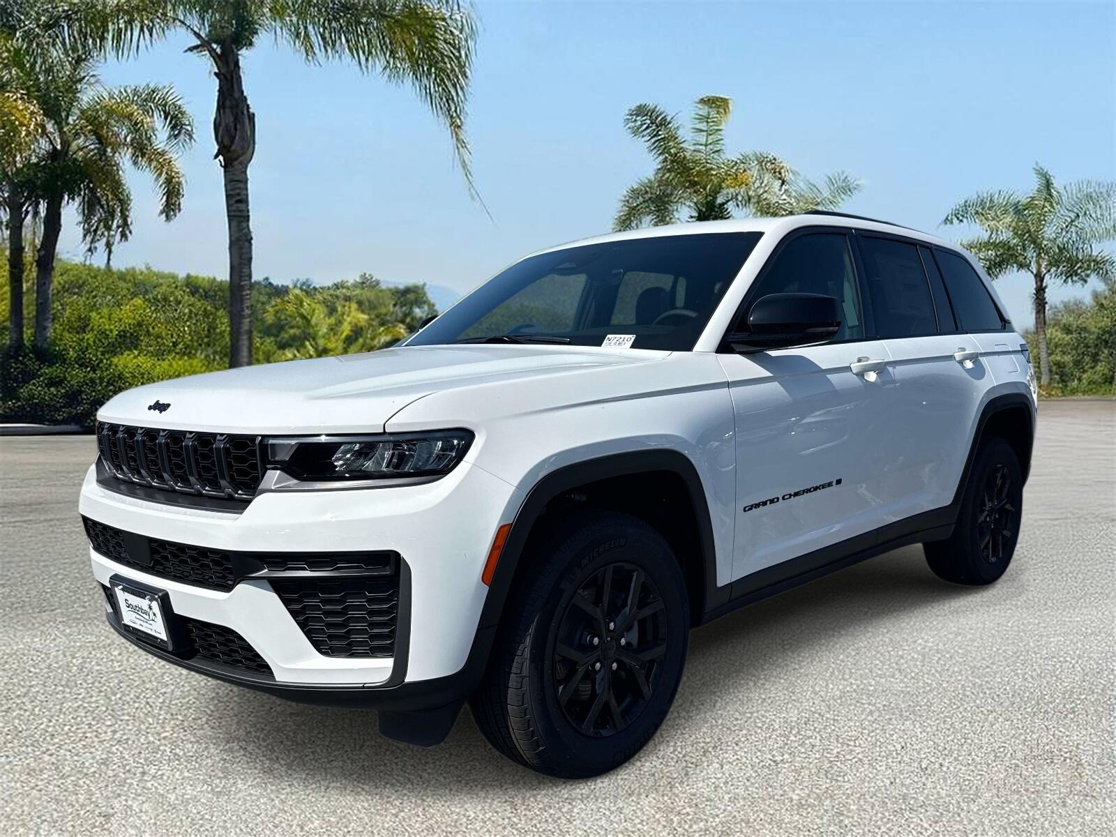 2026 Jeep Grand Cherokee Grand Cherokee Laredo Altitude 4x2