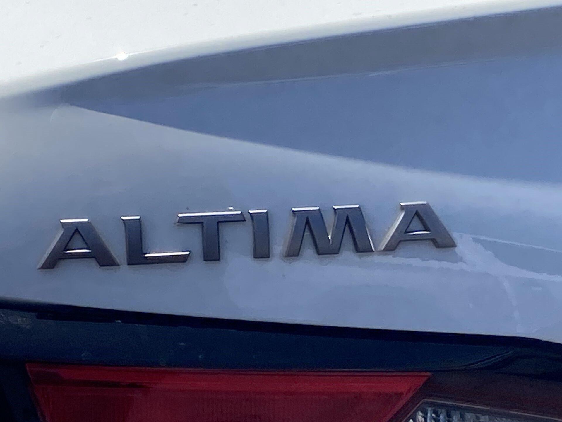 2025 Nissan Altima SV - Photo 30
