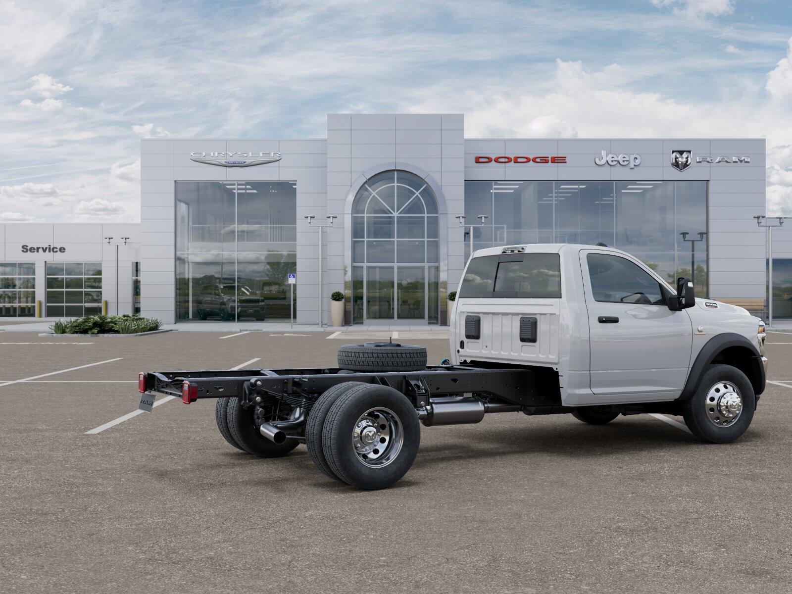 2025 RAM 3500 Chassis Tradesman - Photo 10