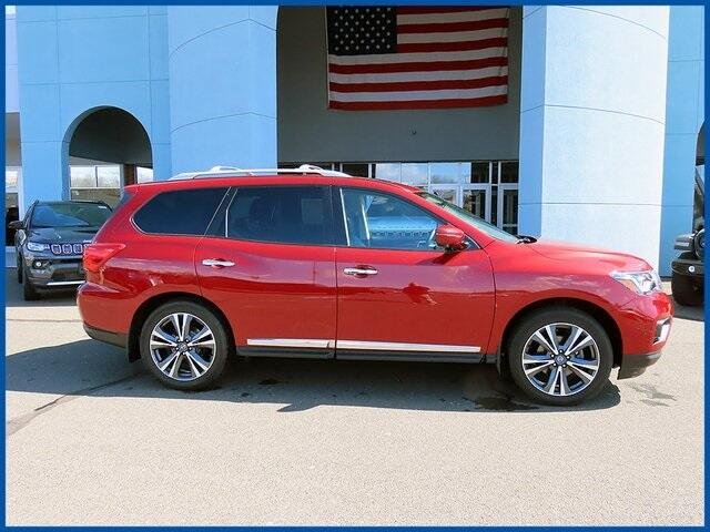 Used 2020 Nissan Pathfinder Platinum with VIN 5N1DR2DM8LC586624 for sale in New Britain, CT
