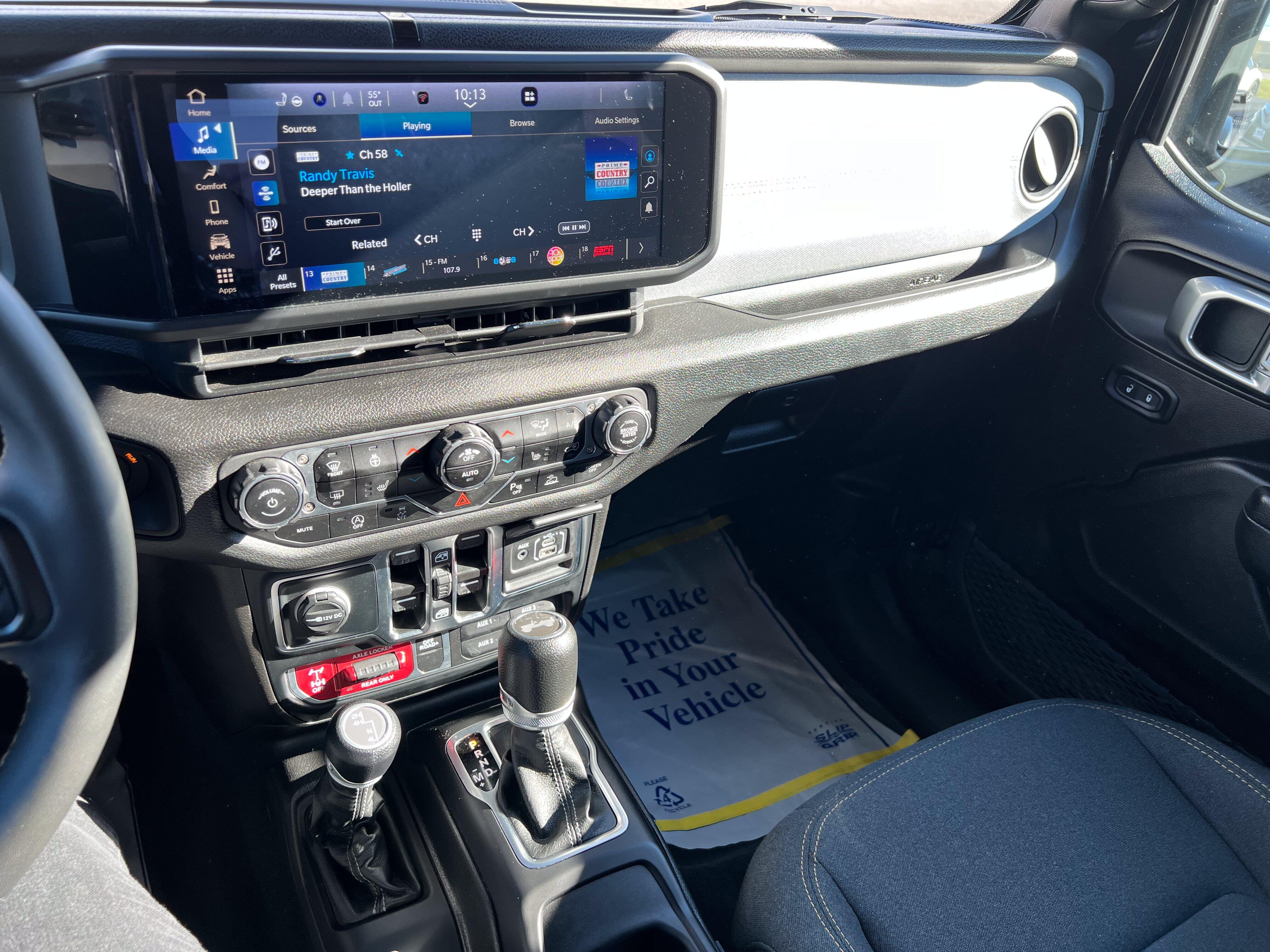 2024 Jeep Wrangler 4-Door Willys - Photo 12