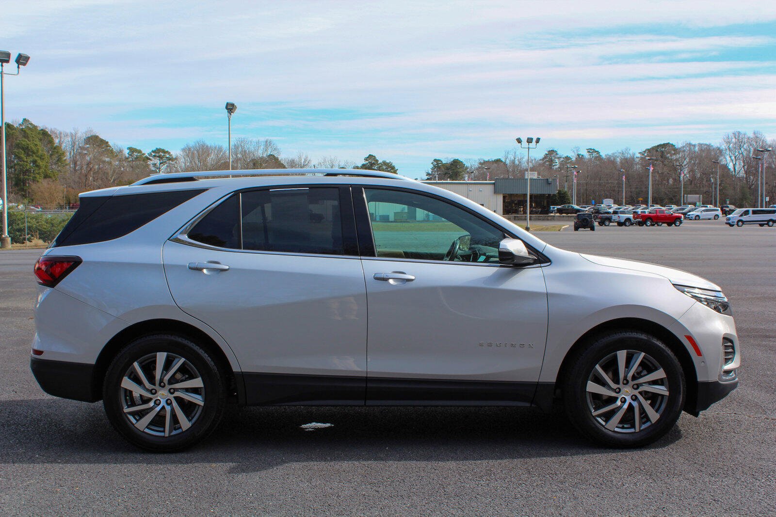 Used 2022 Chevrolet Equinox Premier with VIN 2GNAXNEV4N6155254 for sale in Suffolk, VA