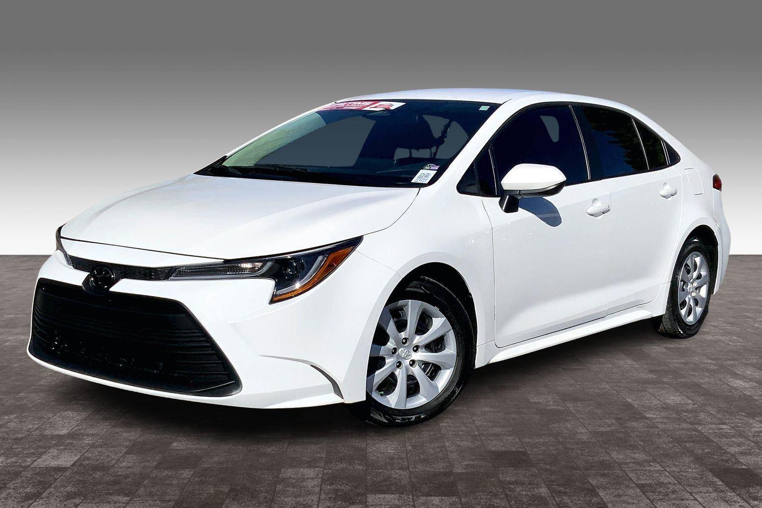 2024 Toyota Corolla LE's photo