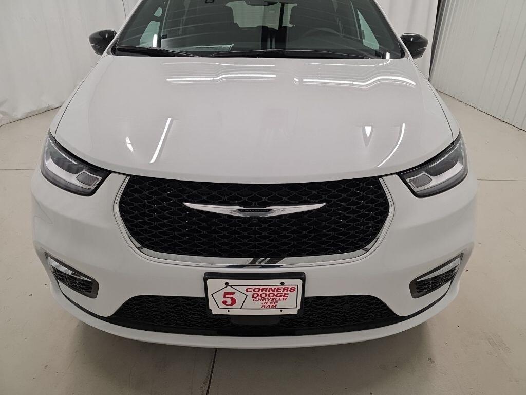 2026 Chrysler Pacifica Select - Photo 8