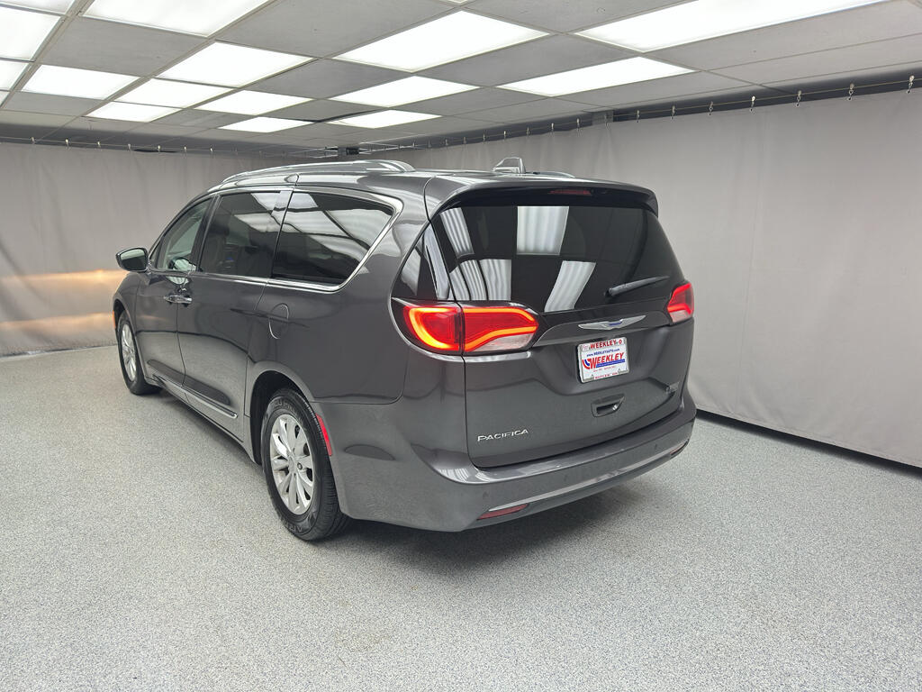 Used 2019 Chrysler Pacifica Touring L with VIN 2C4RC1BG6KR554649 for sale in Butler, OH