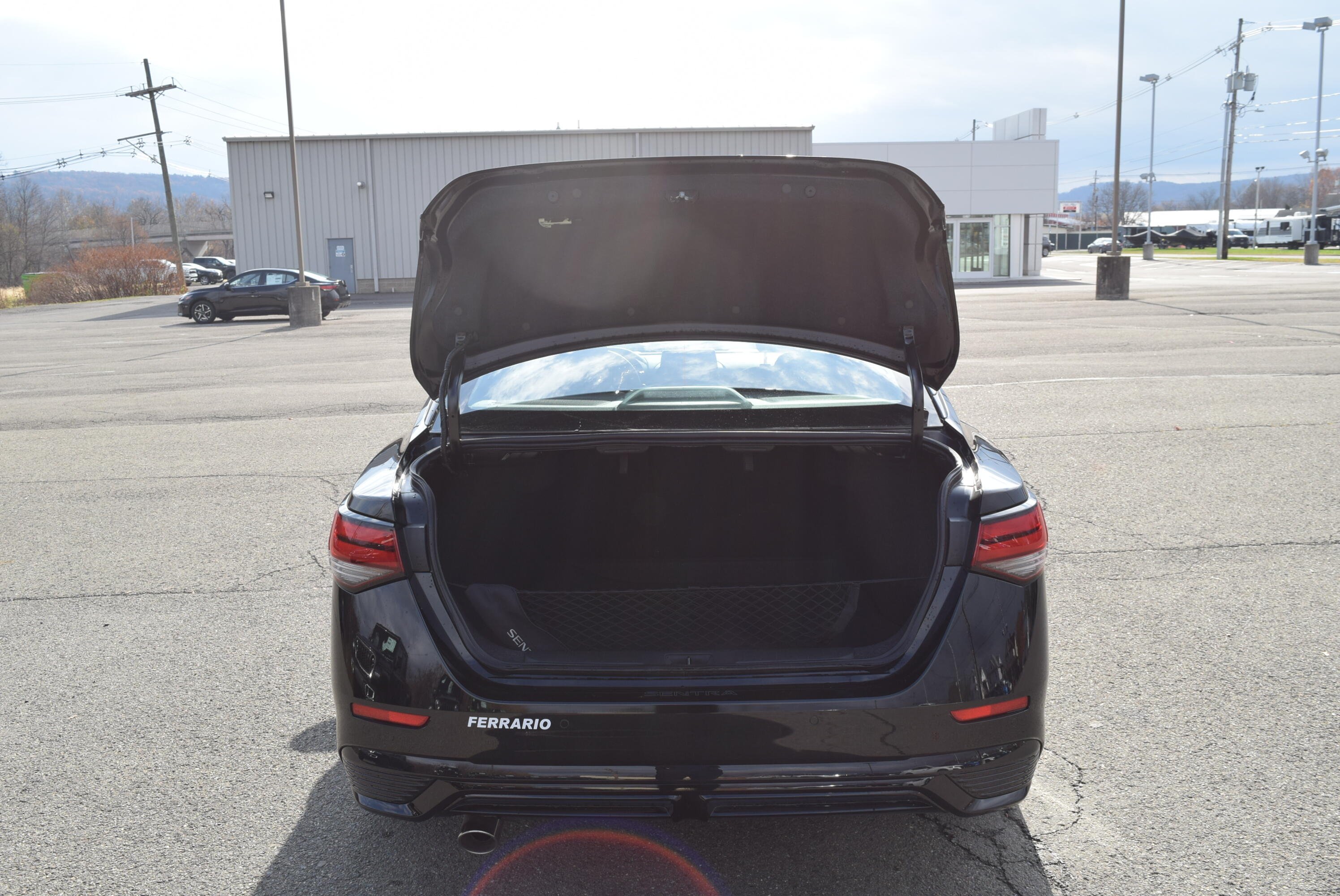 2025 Nissan Sentra SR - Photo 9
