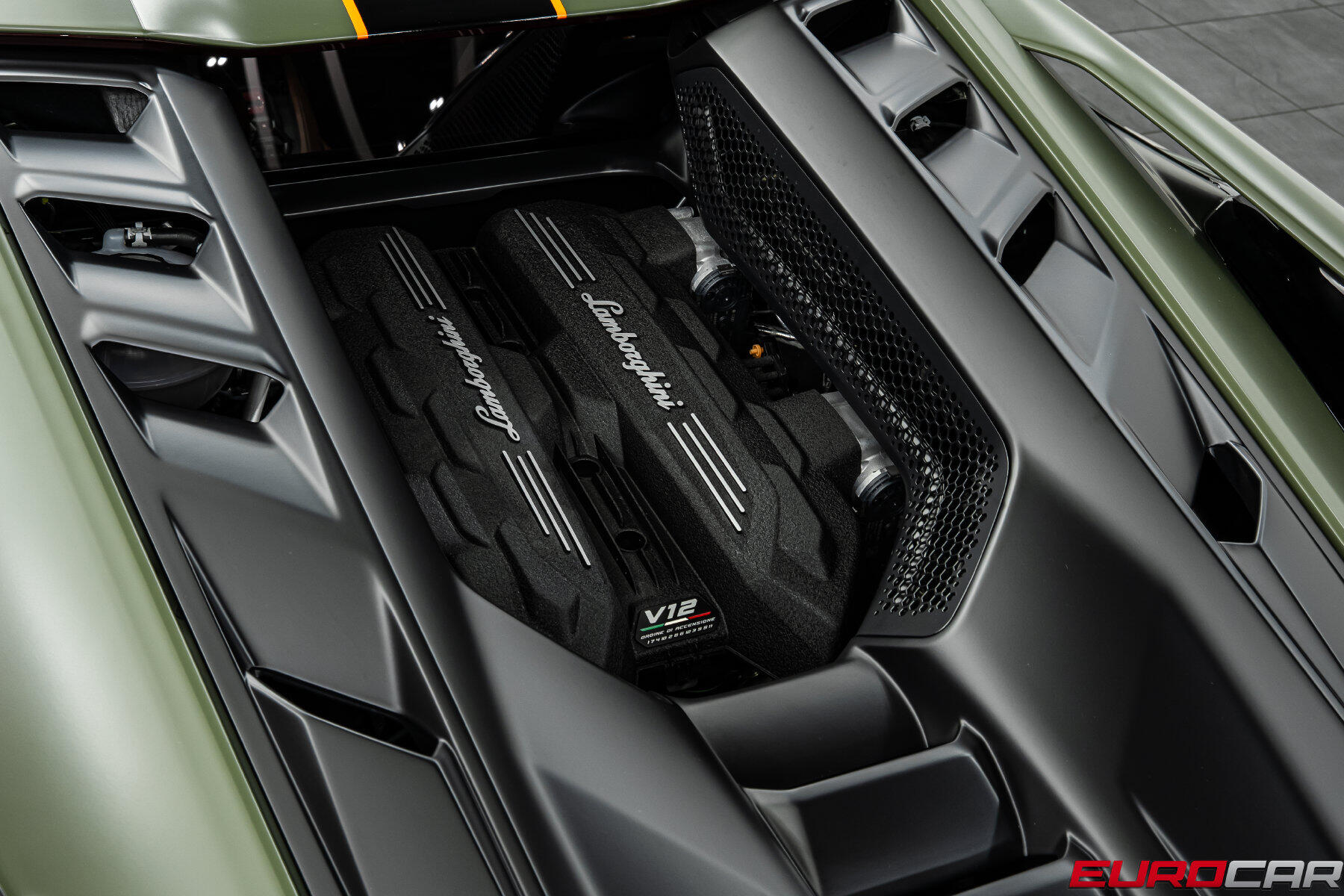 2025 Lamborghini Revuelto *SPECIAL FACTORY PAINT * RARE INTERIOR COLOR*Image 23