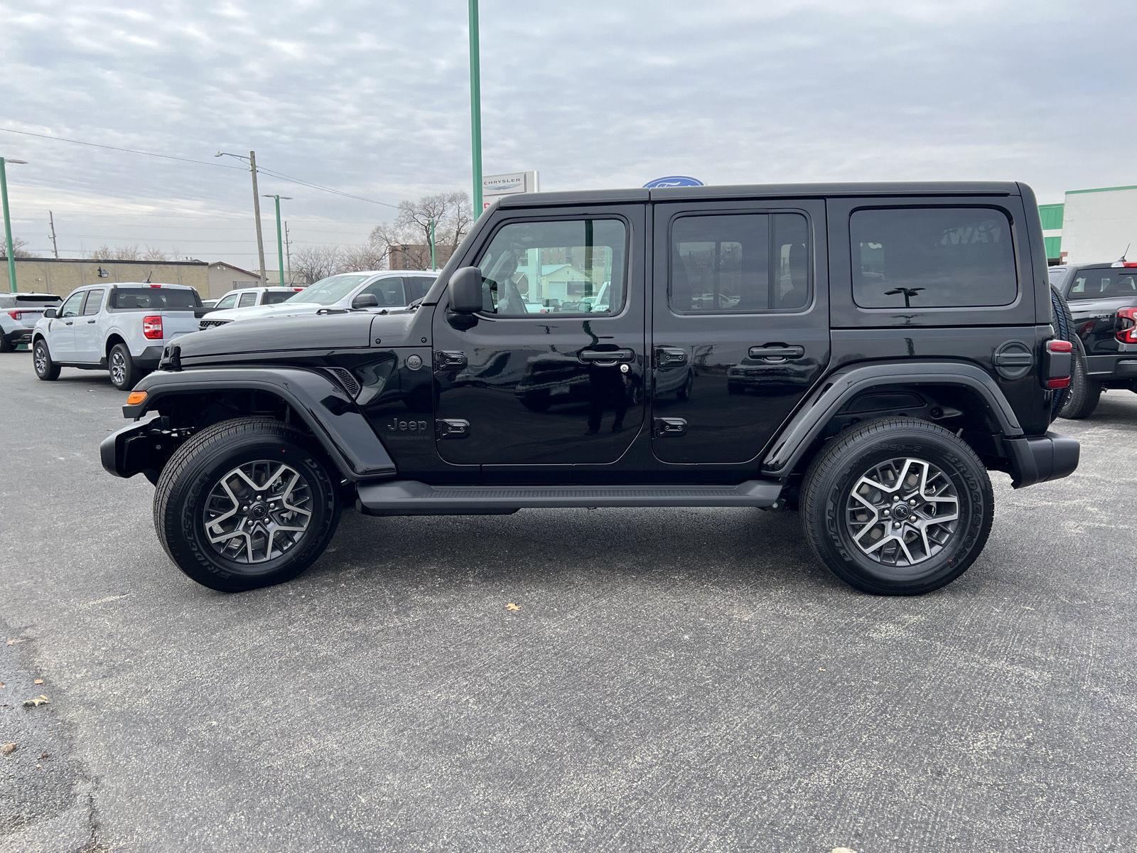 2026 Jeep Wrangler 4-Door Sahara - Photo 11