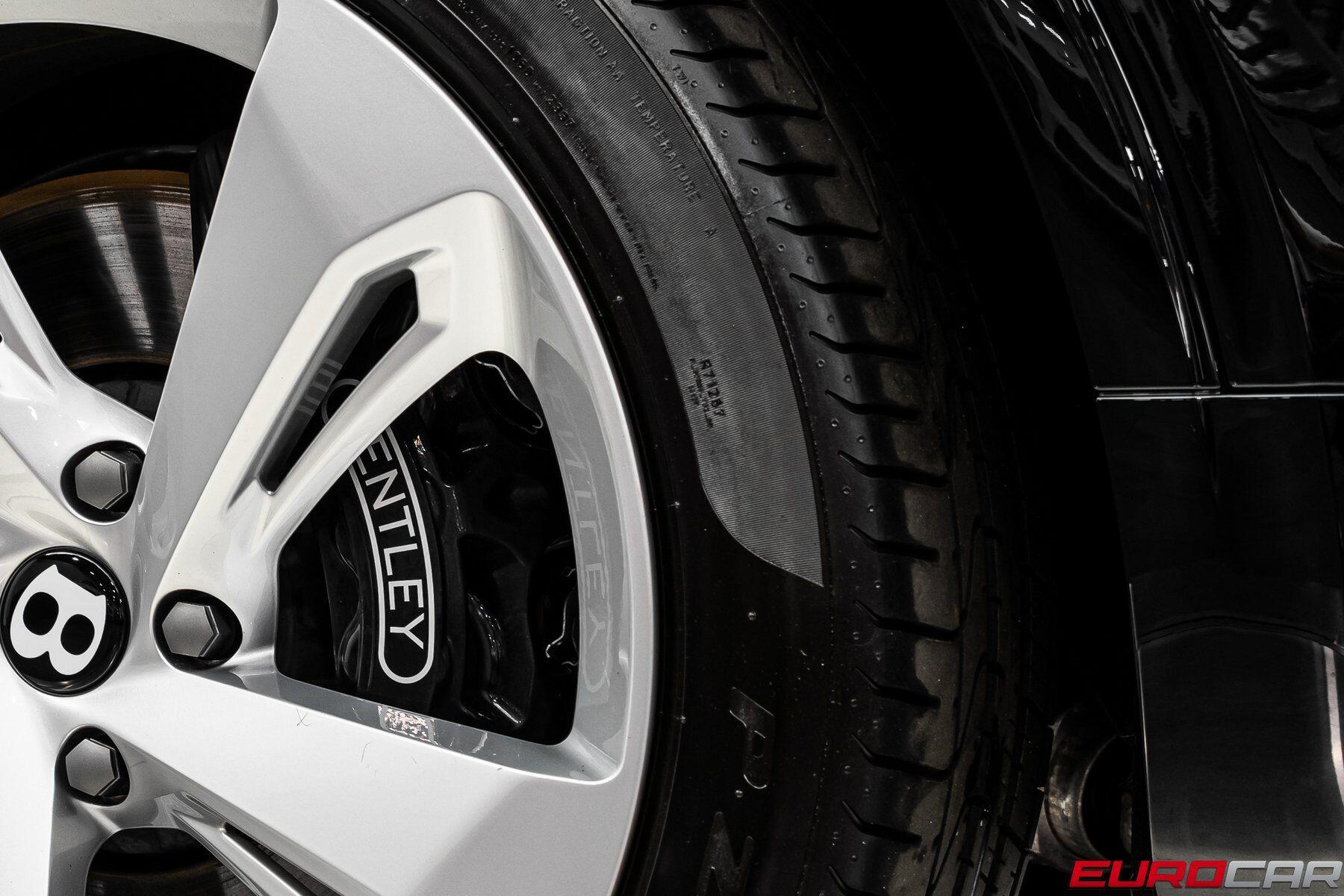 2024 Bentley Bentayga Azure - Photo 21