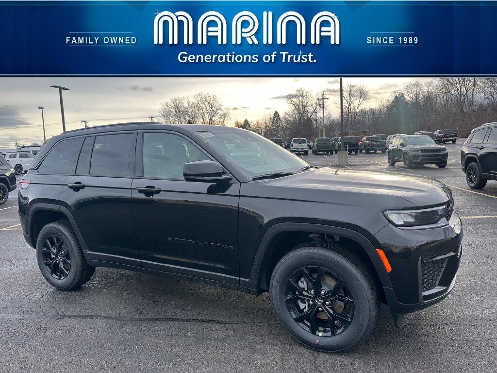 2026 Jeep Grand Cherokee Grand Cherokee Laredo Altitude 4x4