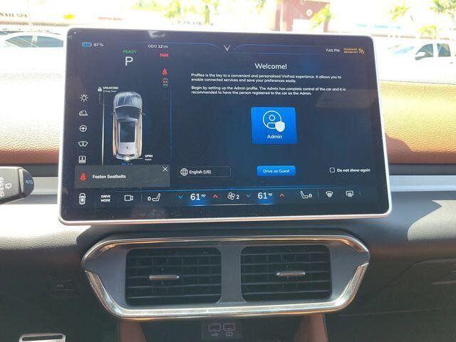 2025 VinFast VF 8 Plus - Photo 14
