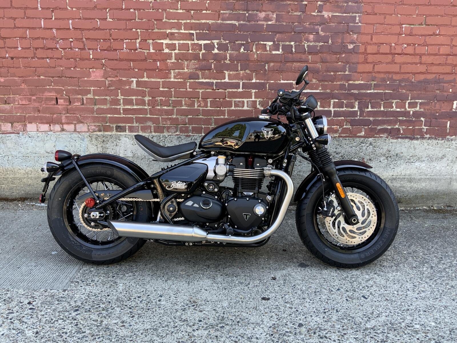2027 Triumph BONNEVILLE BOBBER