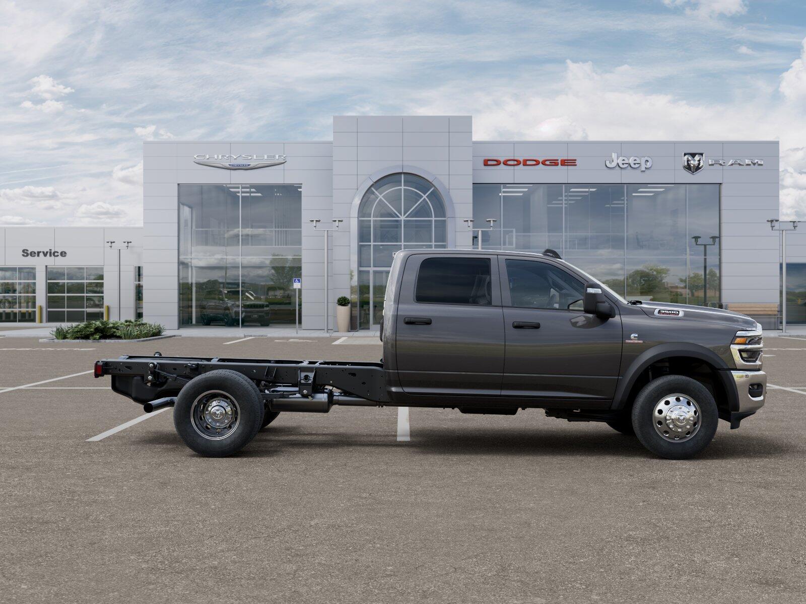 2025 RAM 3500 Chassis Tradesman - Photo 29