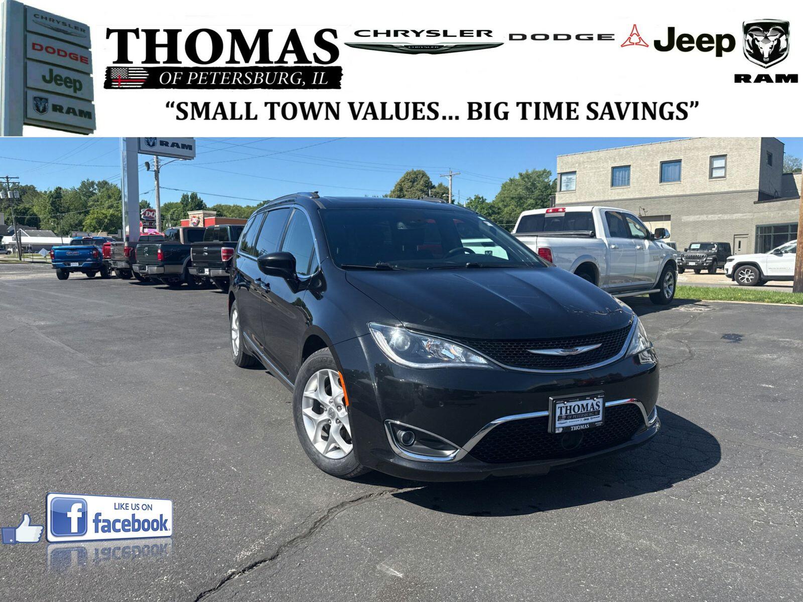 2019 Chrysler Pacifica Touring L Plus 35th Anniversary's photo