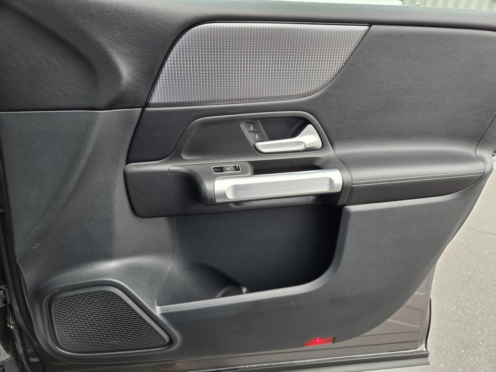 2022 Mercedes-Benz GLB Base - Photo 34