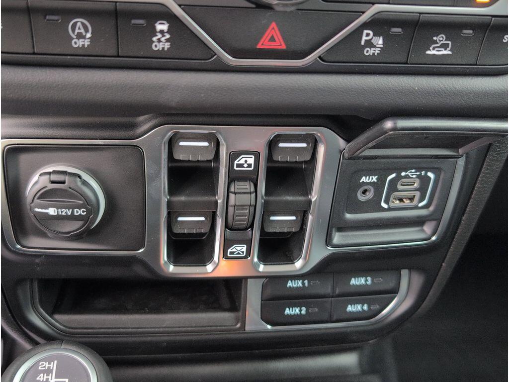 2025 Jeep Wrangler 4-Door Sahara - Photo 18