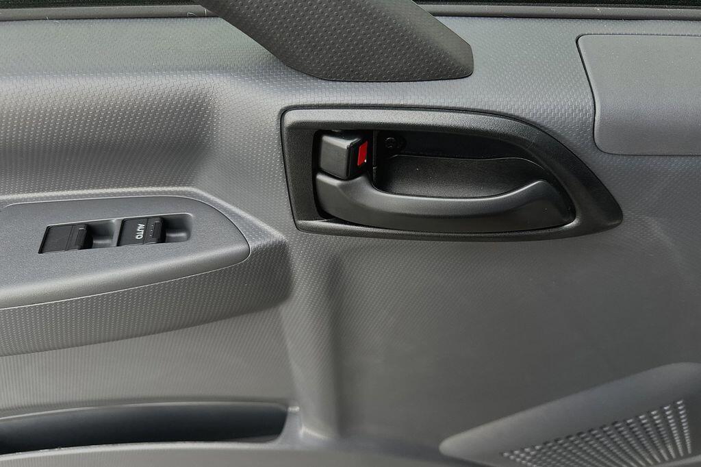 2024 Isuzu NPR HD - Photo 8