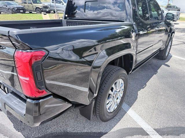 2025 Toyota Tacoma Limited - Photo 17