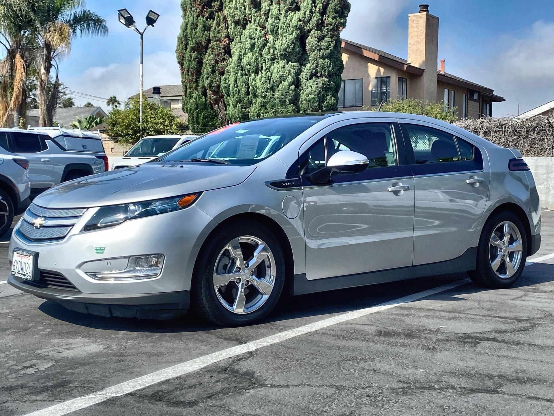Used 2012 Chevrolet Volt Base with VIN 1G1RH6E42CU124968 for sale in Huntington Beach, CA