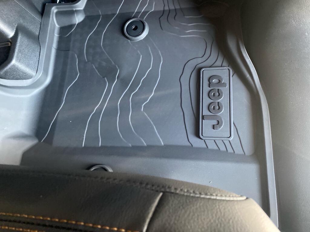 2025 Jeep Wrangler 4-Door Sahara - Photo 23