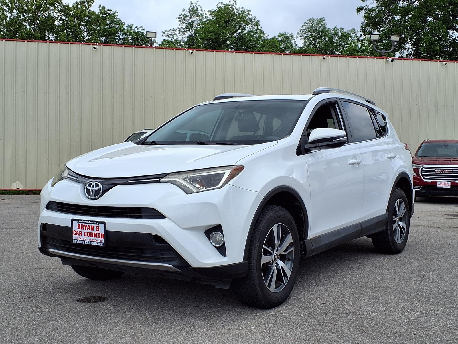 2016 Toyota RAV4 XLE's photo